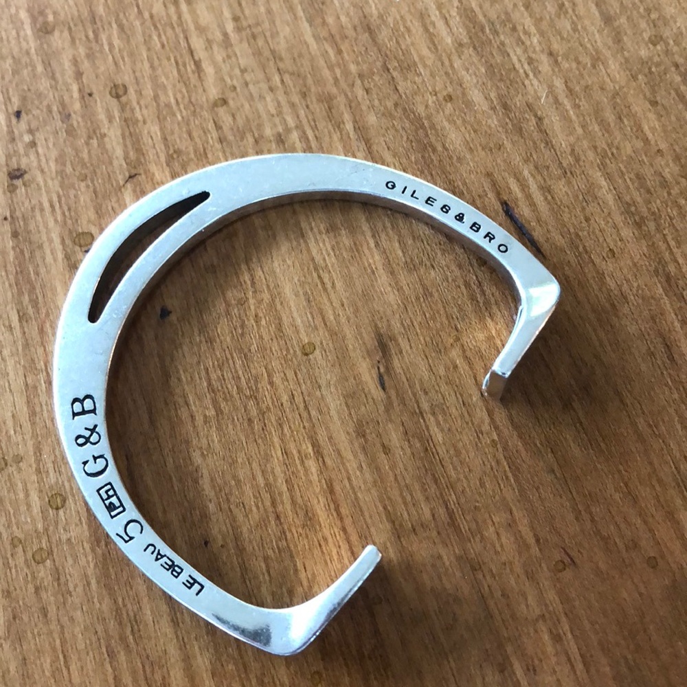 Stirrup cuff silver oxide